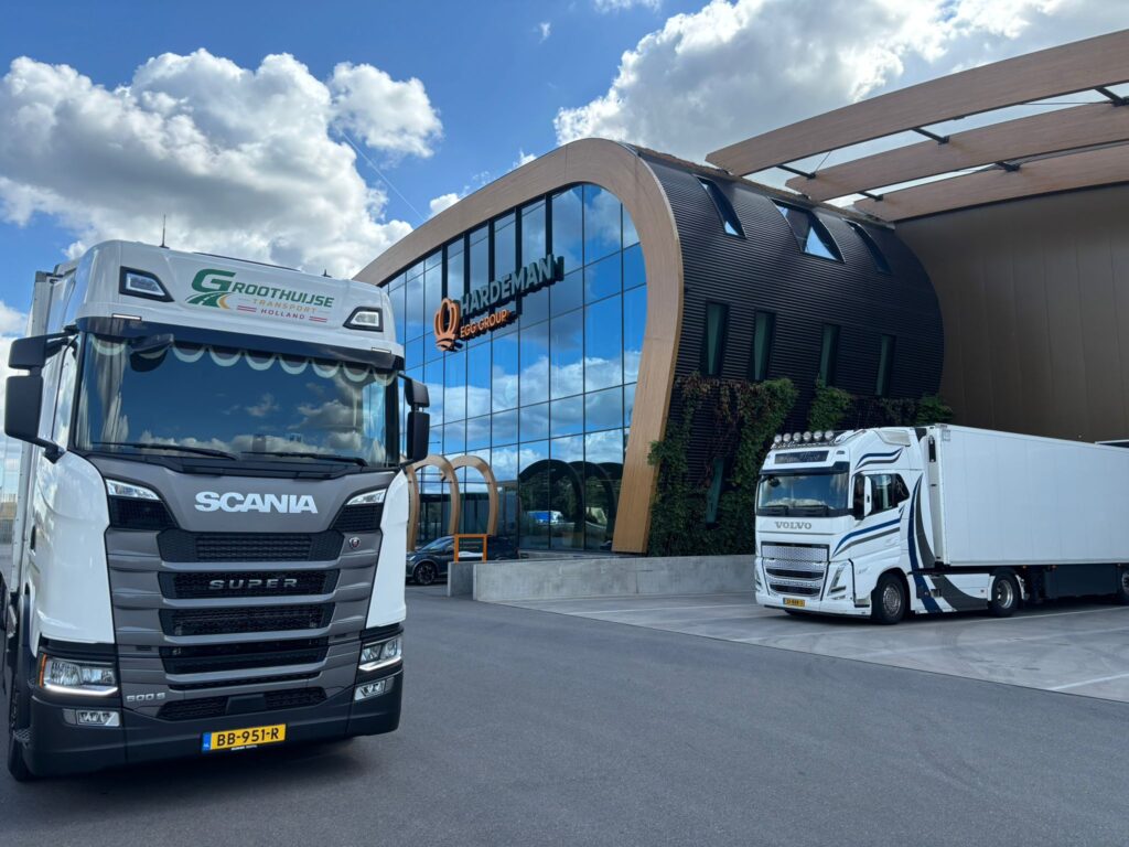 Scania van Groothuijse Transport voor een modern bedrijfspand