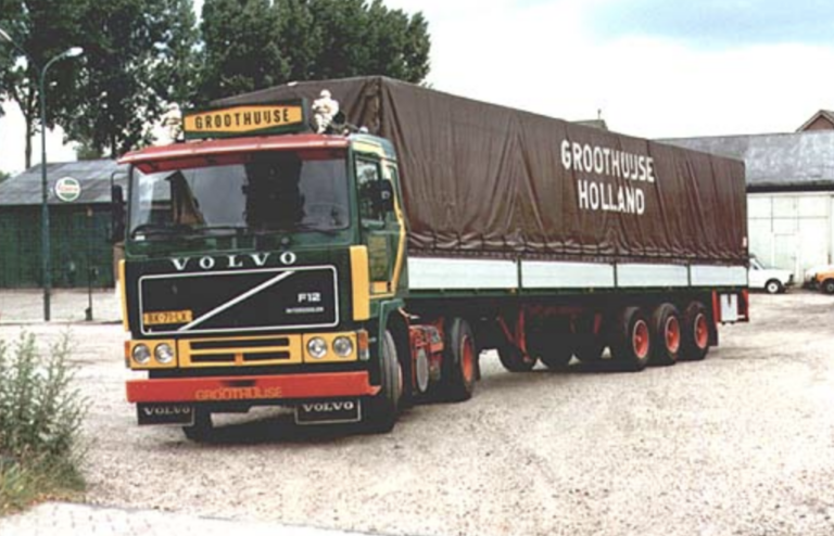 Volvo F12 met oplegger van Groothuijse Holland