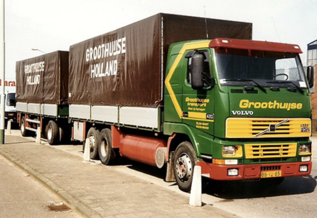 Volvo FH12 van Groothuijse Holland met aanhanger