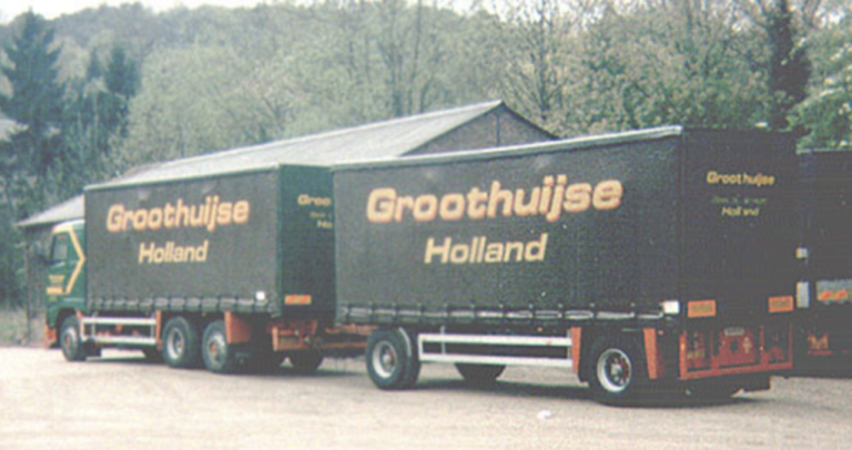 Oplegger met de belettering Groothuijse Holland